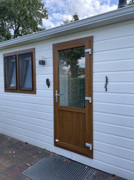 Chalet deur toegang.jpeg