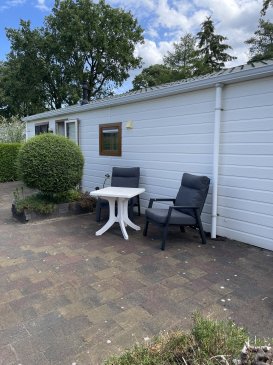 Zijkant chalet.jpeg