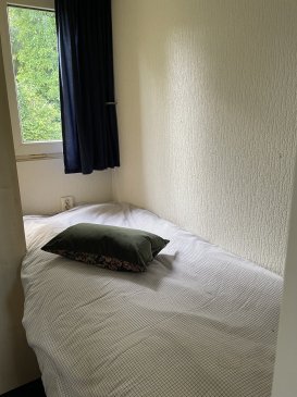 Slaapkamer klein andere zijde.jpeg